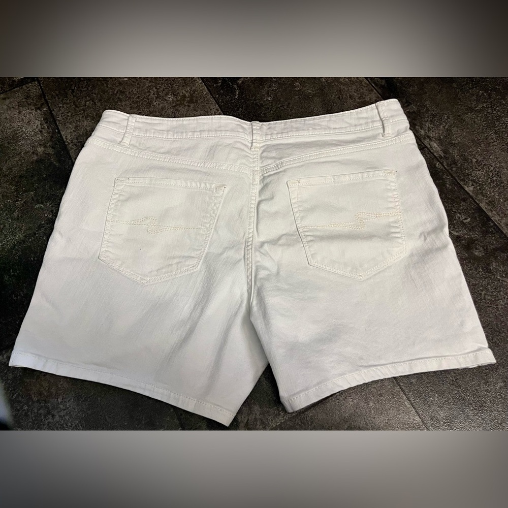 Sonoma White High Mid Shorts - Picture 2 of 10